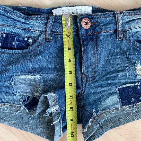 Mid Rise Vintage Ripped Denim Shorts - Picture 10 of 10